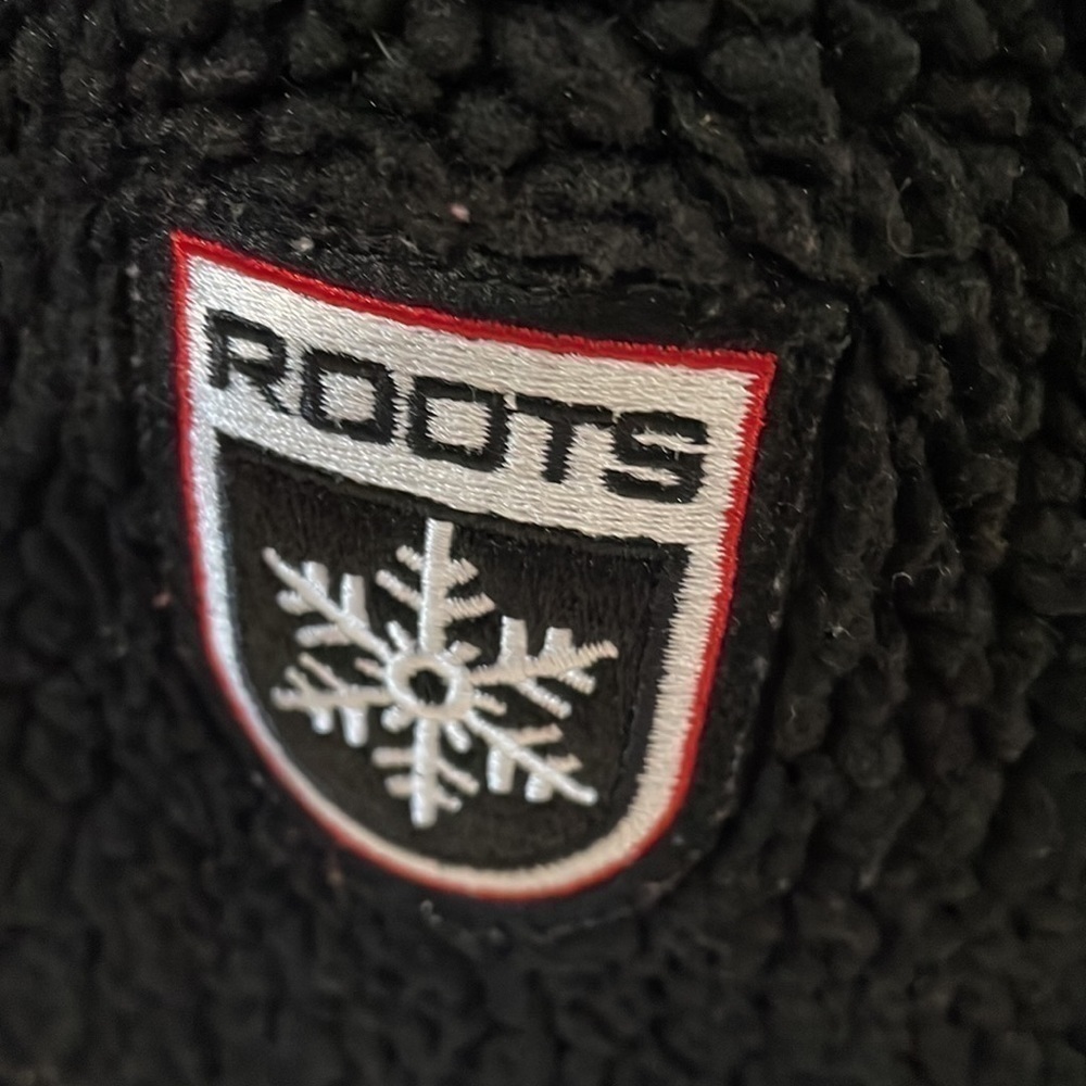Roots 1/4 Zip Black with Red & White Stripe "Teddy" Fleece Pullover Woman's S - Picture 4 of 6